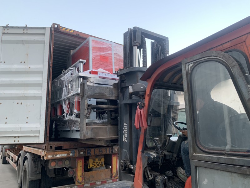 Loading contaier of pvc foam board machine and pvc door frame machine