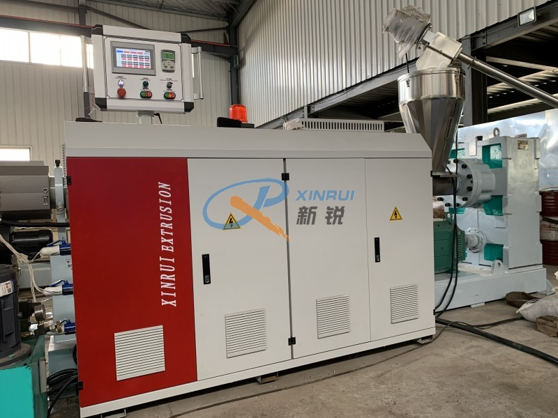 Plastic cable protection tile making machine